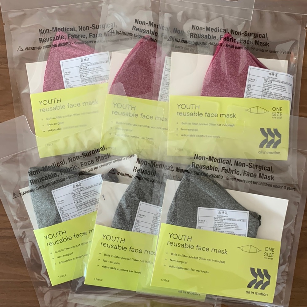 🆕 youth reusable face mask 6 in a bundle.